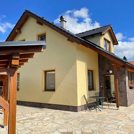 Apartman U Kovaru Kasperske Hory Exterior photo