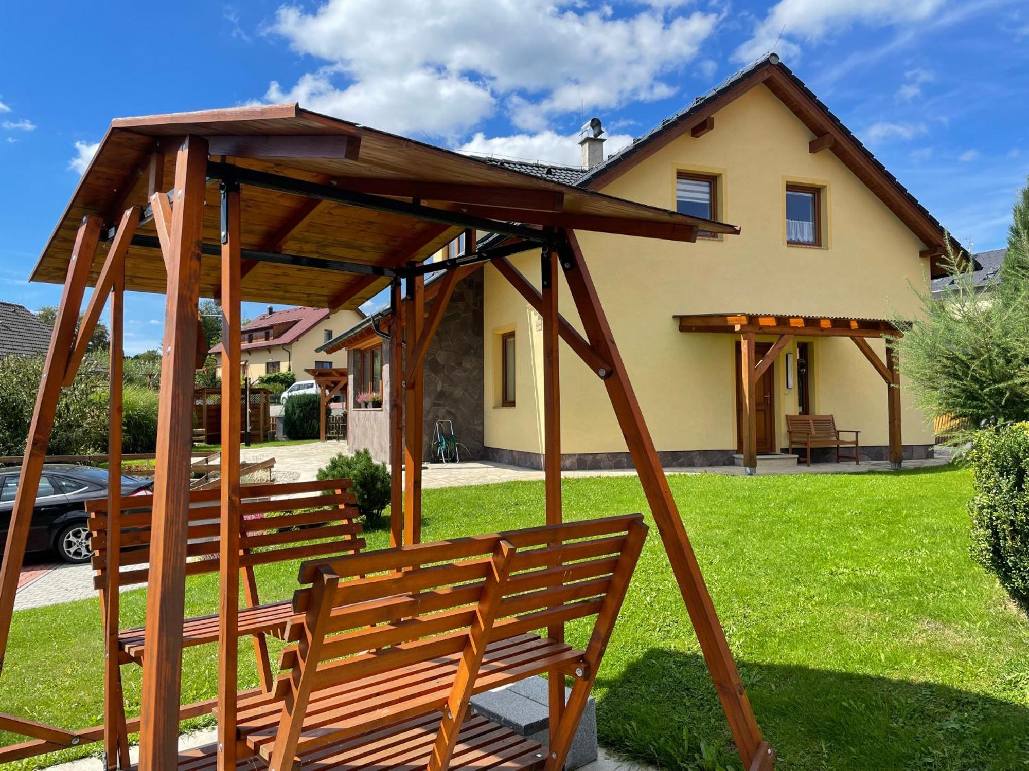Apartman U Kovaru Kasperske Hory Exterior photo